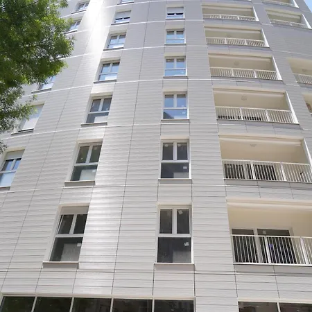 Elite Arena Deluxe Apartment