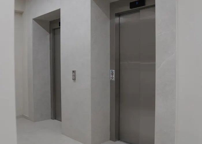 Elite Arena Deluxe ティラナ