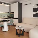 Elite Arena Deluxe Appartement *
